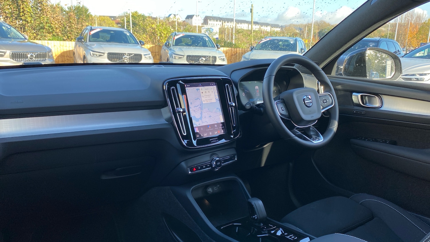 Used Volvo XC40 2025 for sale - 76542750: Photo 4