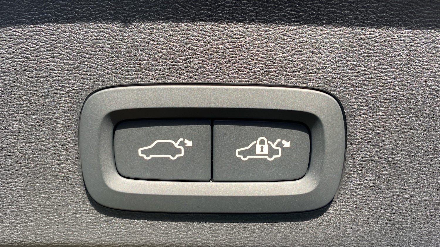 Used Volvo XC40 2025 for sale - 76542750: Photo 42