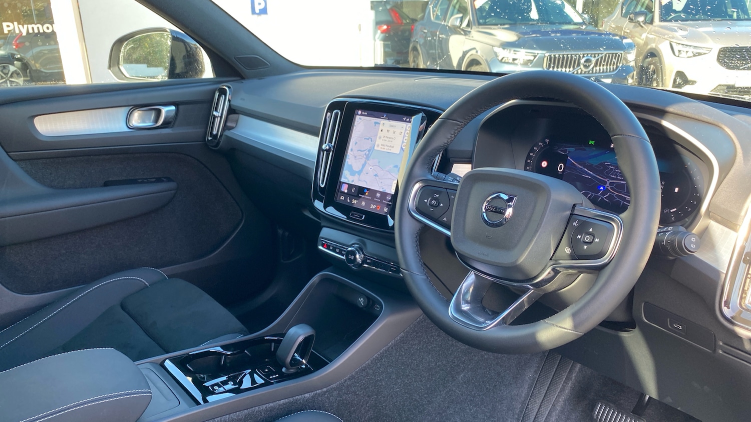 Used Volvo XC40 2025 for sale - 76542750: Photo 5