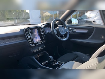 Used Volvo XC40 2022 for sale - 75692409: Photo