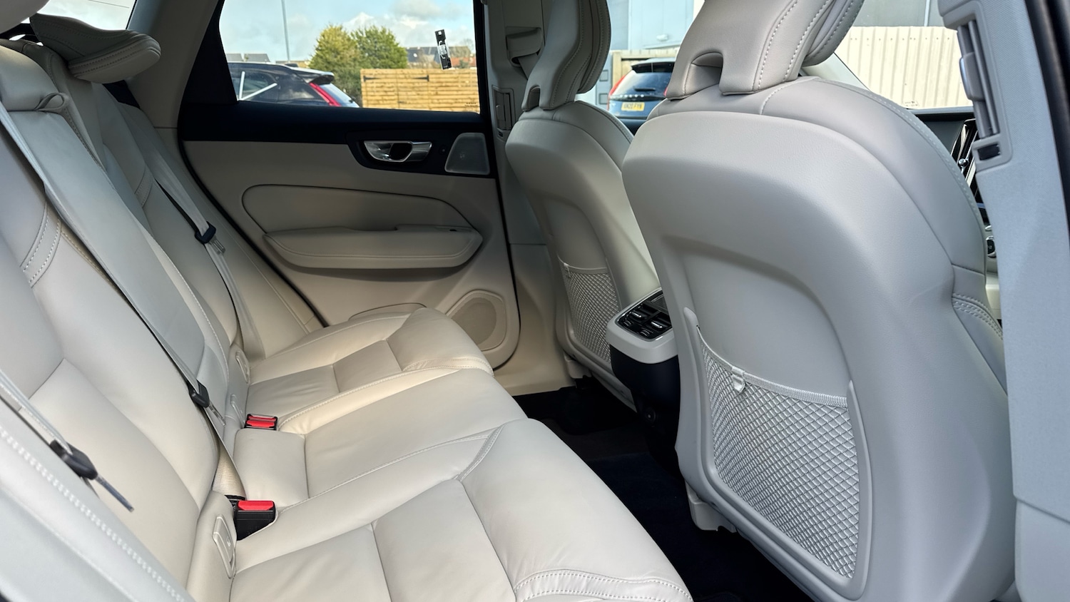 Used Volvo XC60 2024 for sale - 76719216: Photo 6