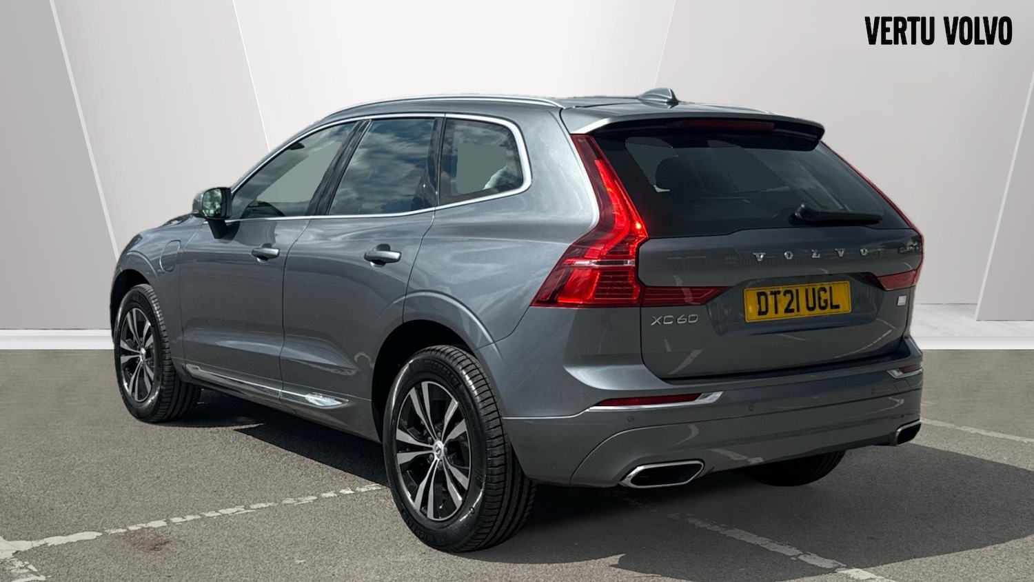 Used Volvo XC60 2021 for sale - 76833969: Photo 2