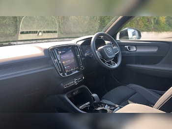 Used Volvo XC40 2024 for sale - 75639159: Photo