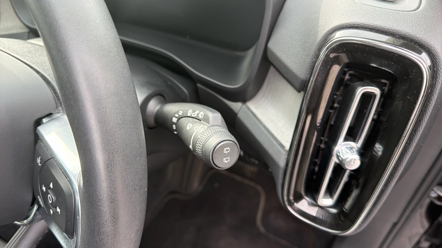 Used Volvo XC40 2022 for sale - 78197266: Photo 23