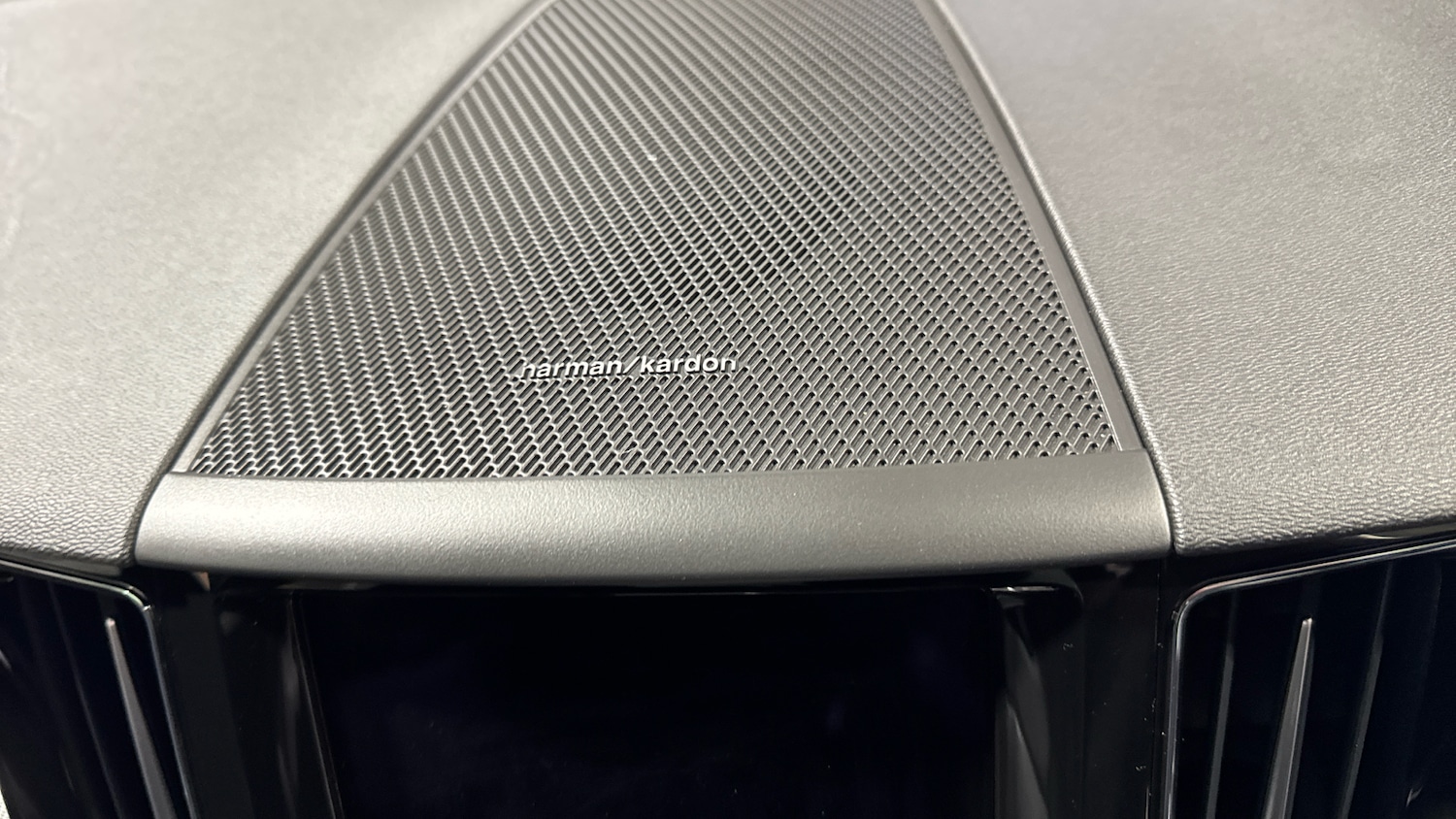 Used Volvo XC60 2022 for sale - 76891957: Photo 20