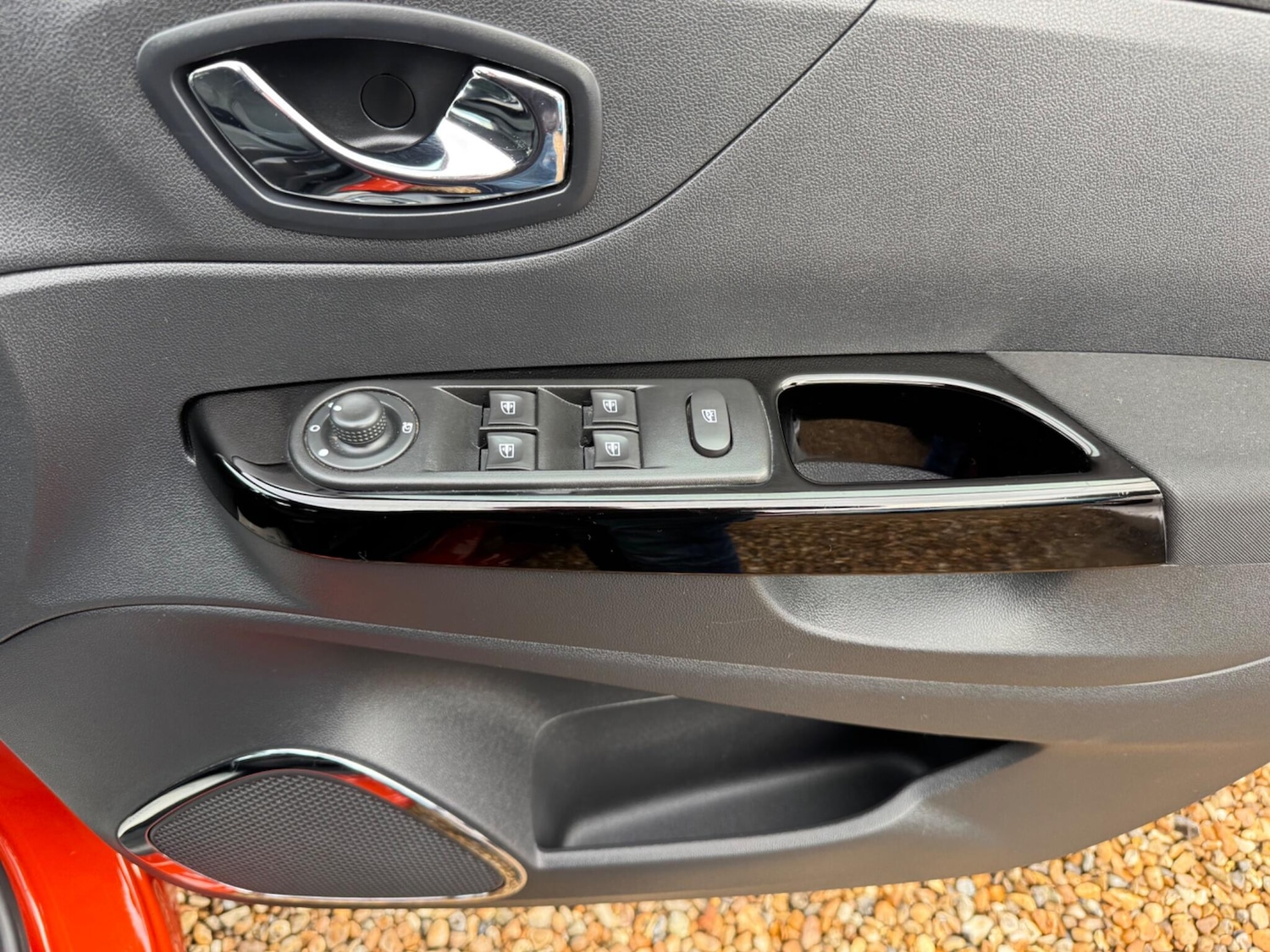 Used Renault Captur 2016 for sale - 76691160: Photo 12