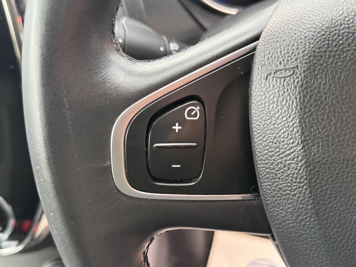 Used Renault Captur 2016 for sale - 76691160: Photo 16