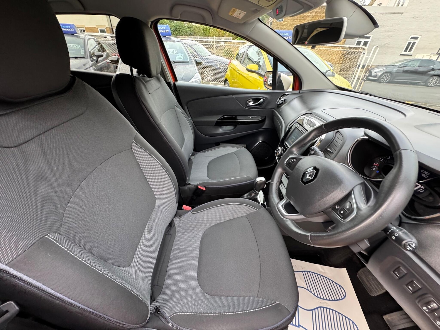 Used Renault Captur 2016 for sale - 76691160: Photo 22