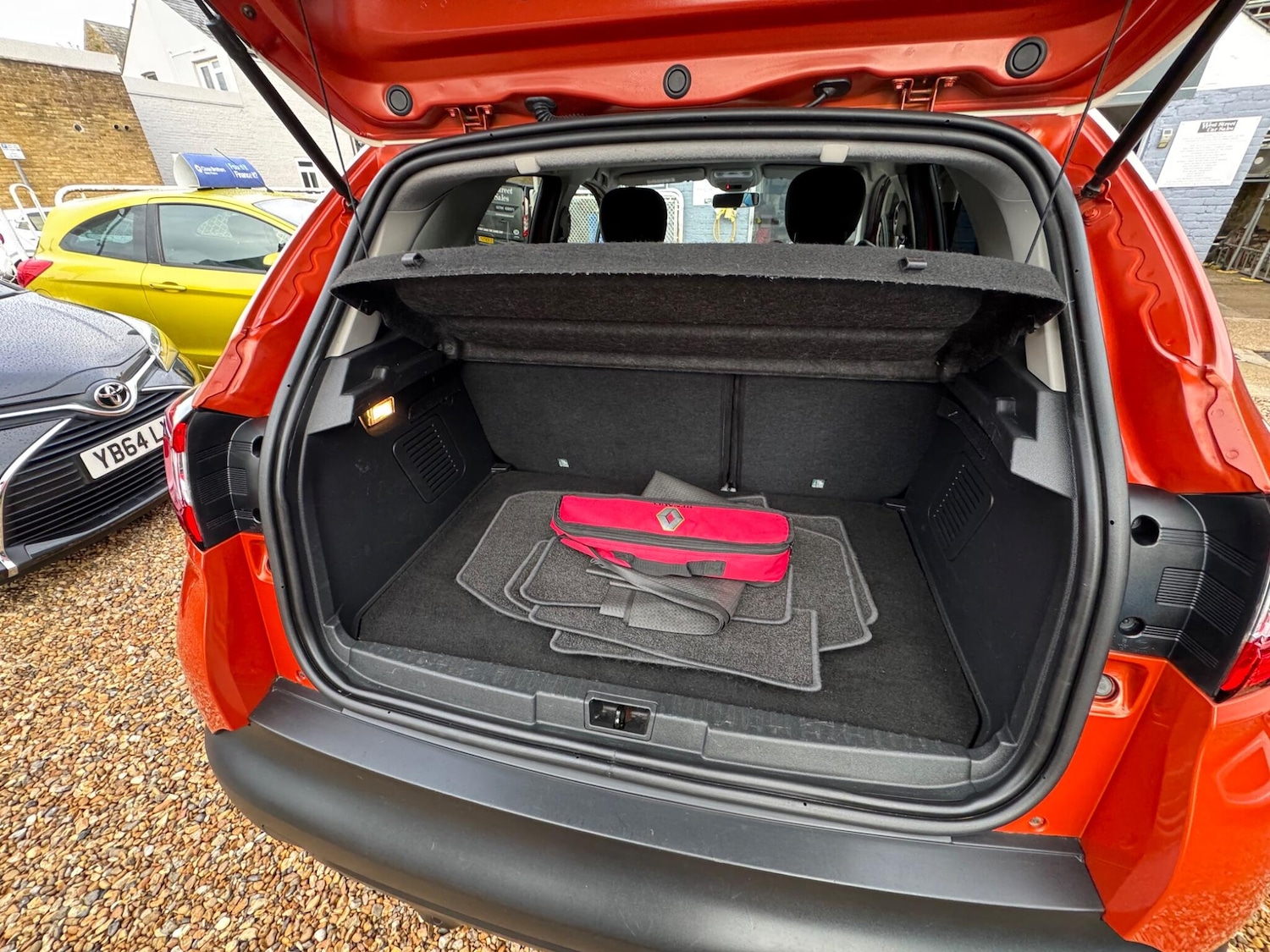 Used Renault Captur 2016 for sale - 76691160: Photo 25