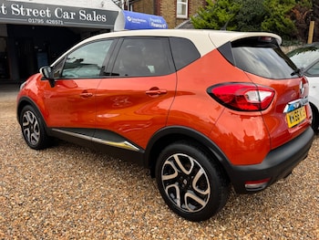 Used Renault Captur 2016 for sale - 76691160: Photo