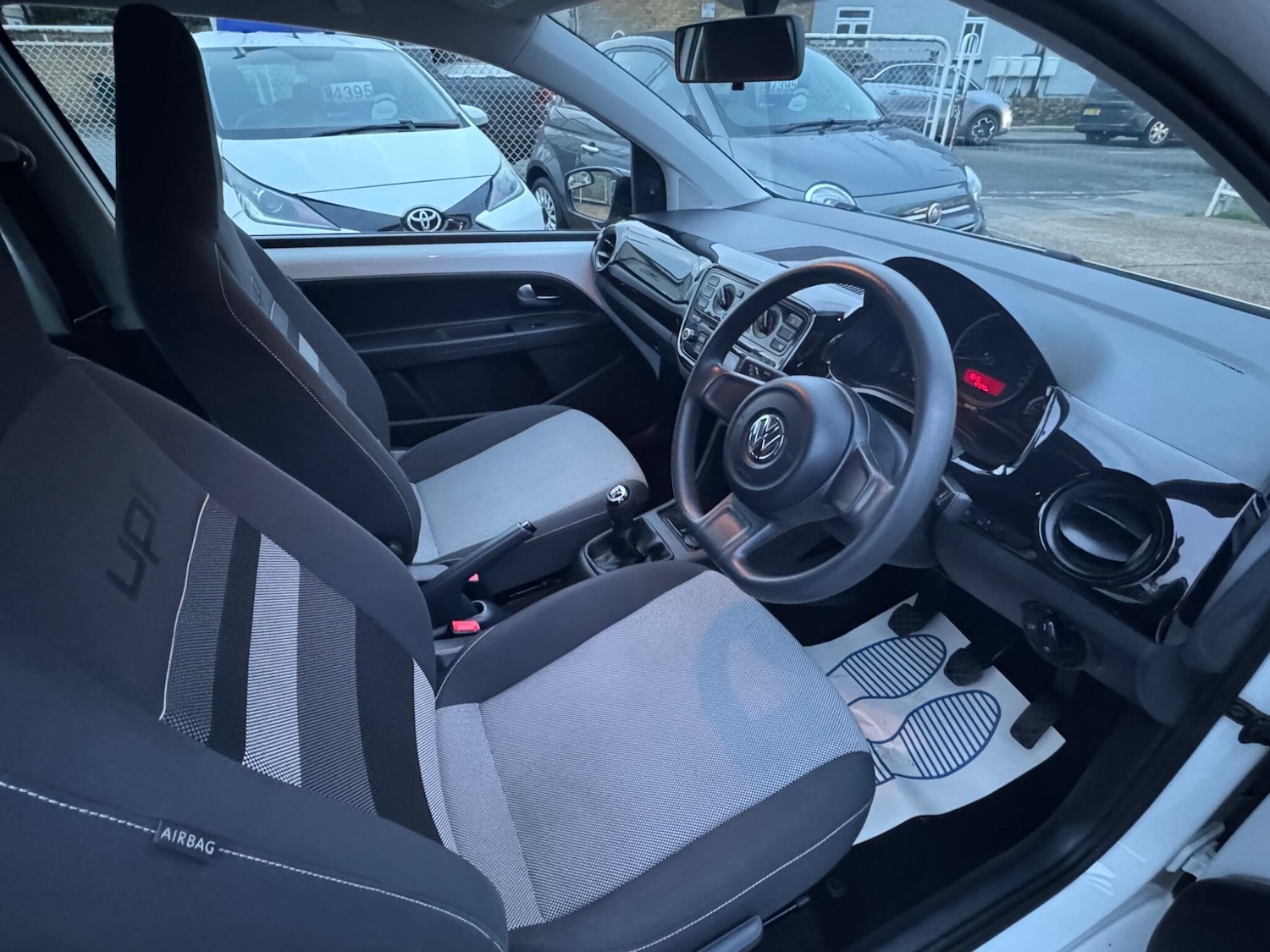 Used Volkswagen up! 2016 for sale - 77029286: Photo 14