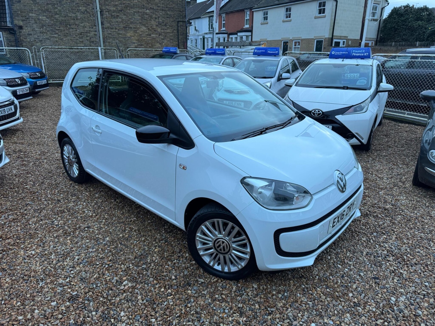 Used Volkswagen up! 2016 for sale - 77029286: Photo 2