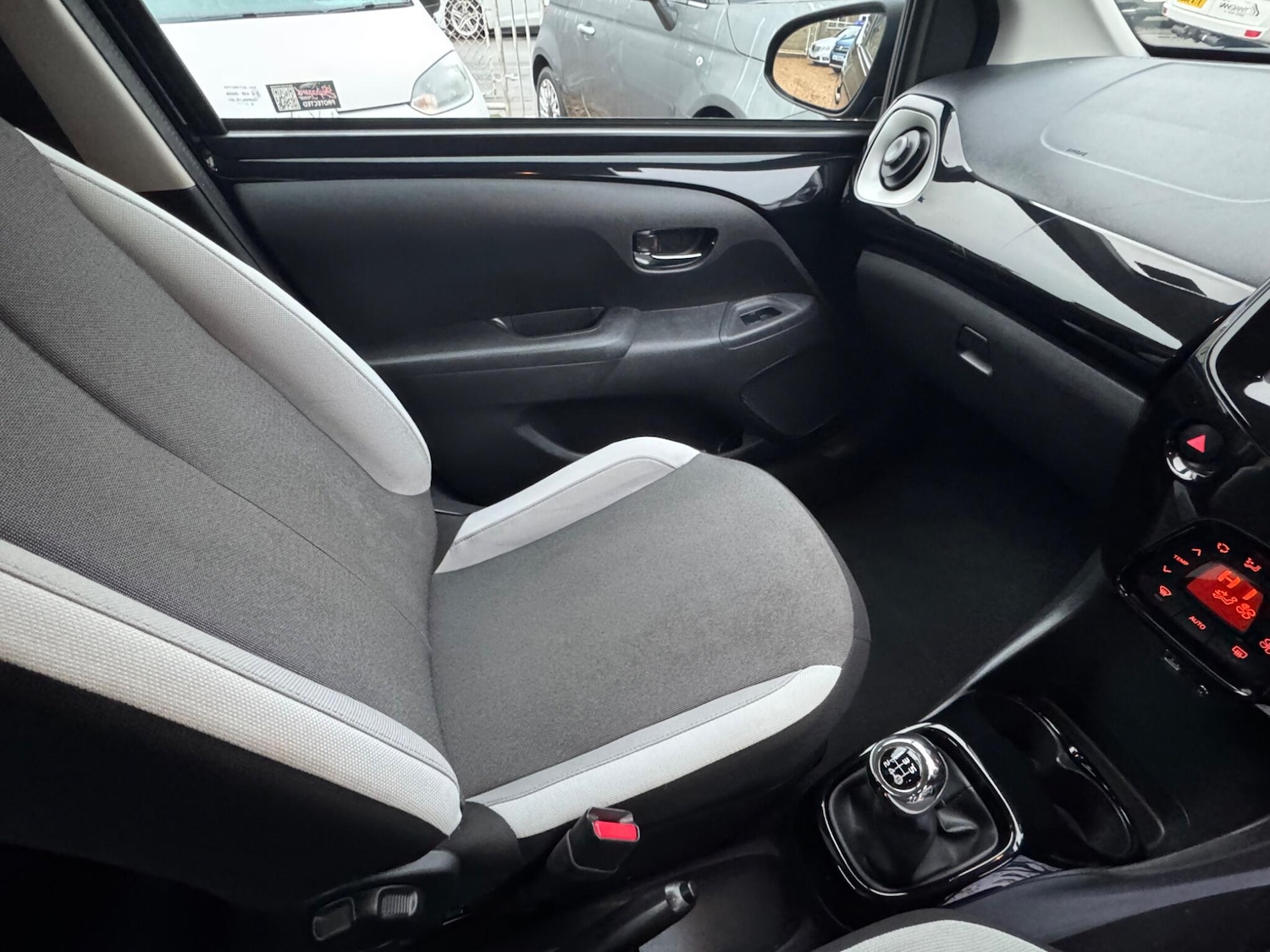 Used Toyota AYGO 2015 for sale - 77191606: Photo 20