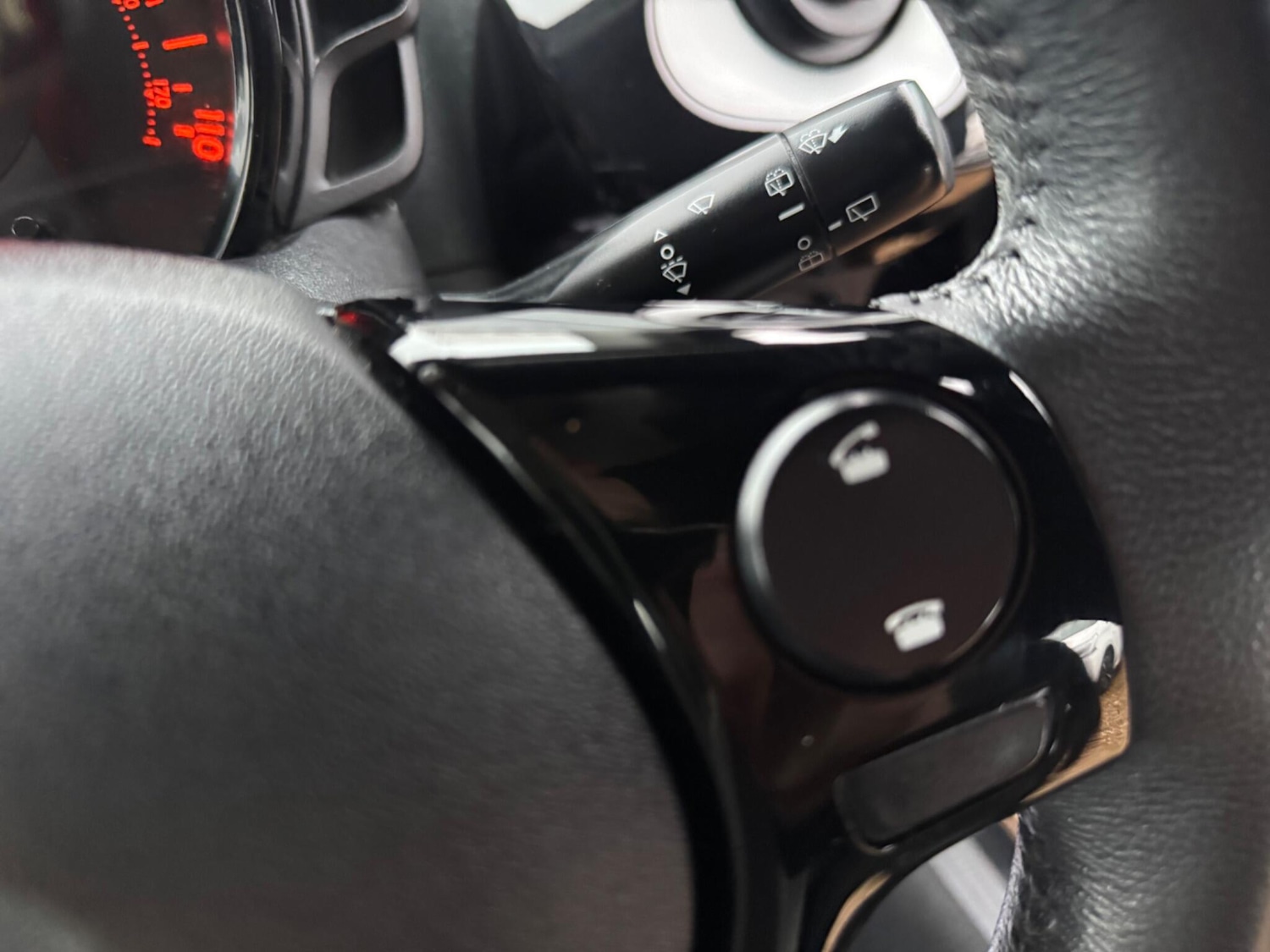 Used Toyota AYGO 2015 for sale - 77191606: Photo 28