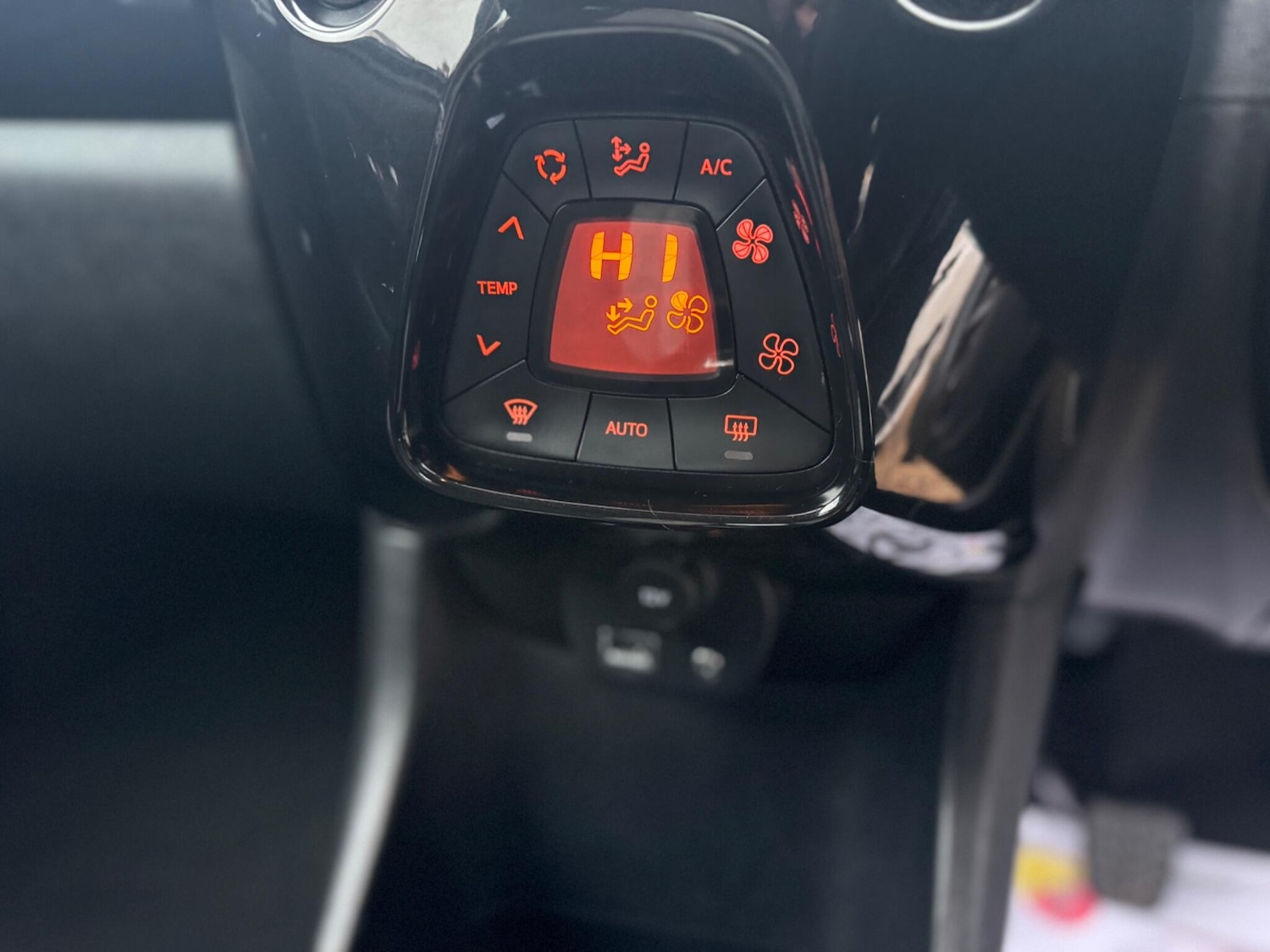 Used Toyota AYGO 2015 for sale - 77191606: Photo 29