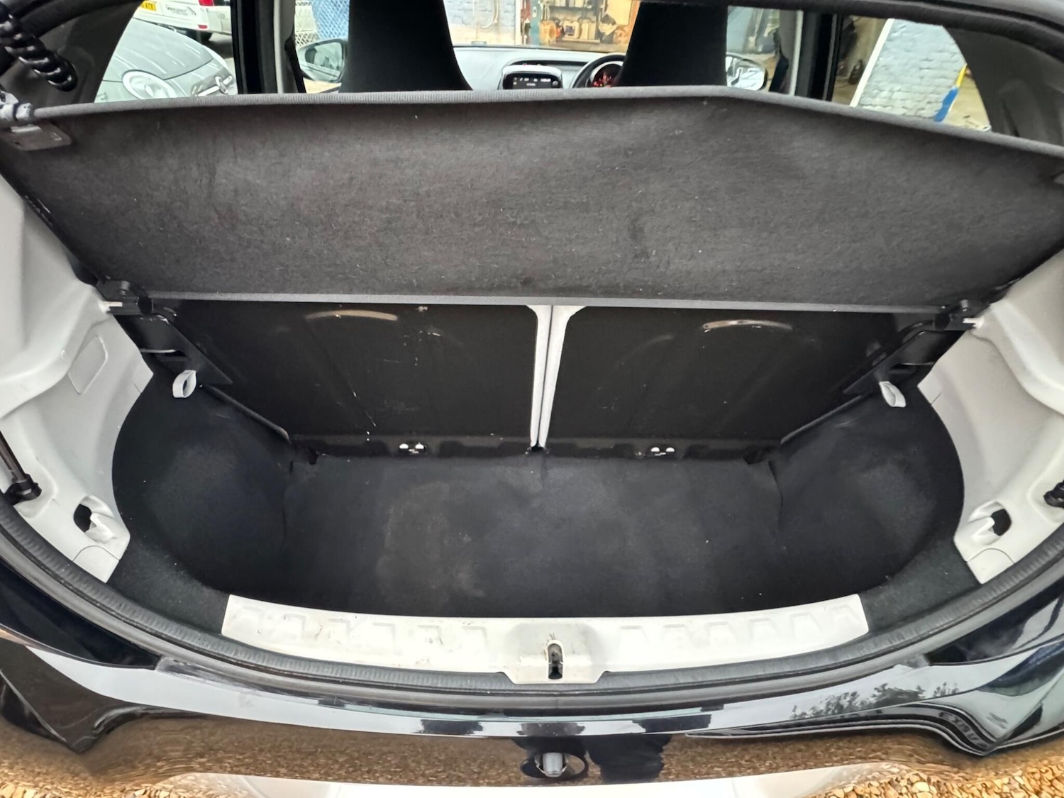 Used Toyota AYGO 2015 for sale - 77191606: Photo 33