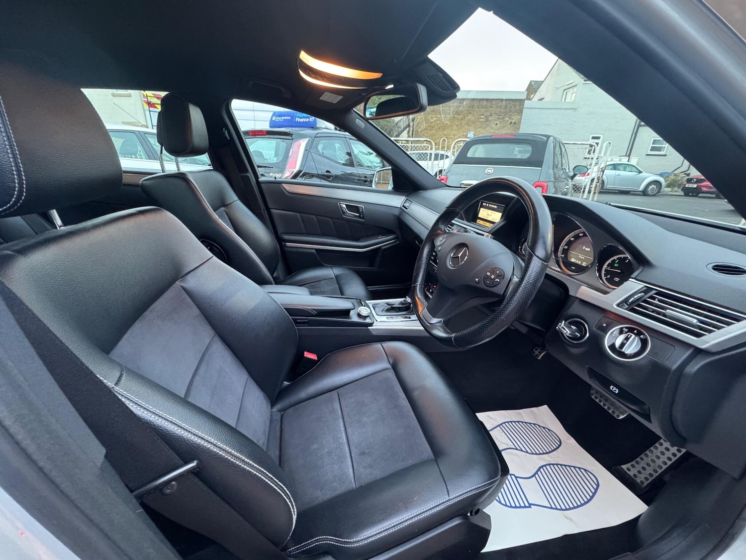 Used Mercedes-Benz E Class 2011 for sale - 77120725: Photo 14