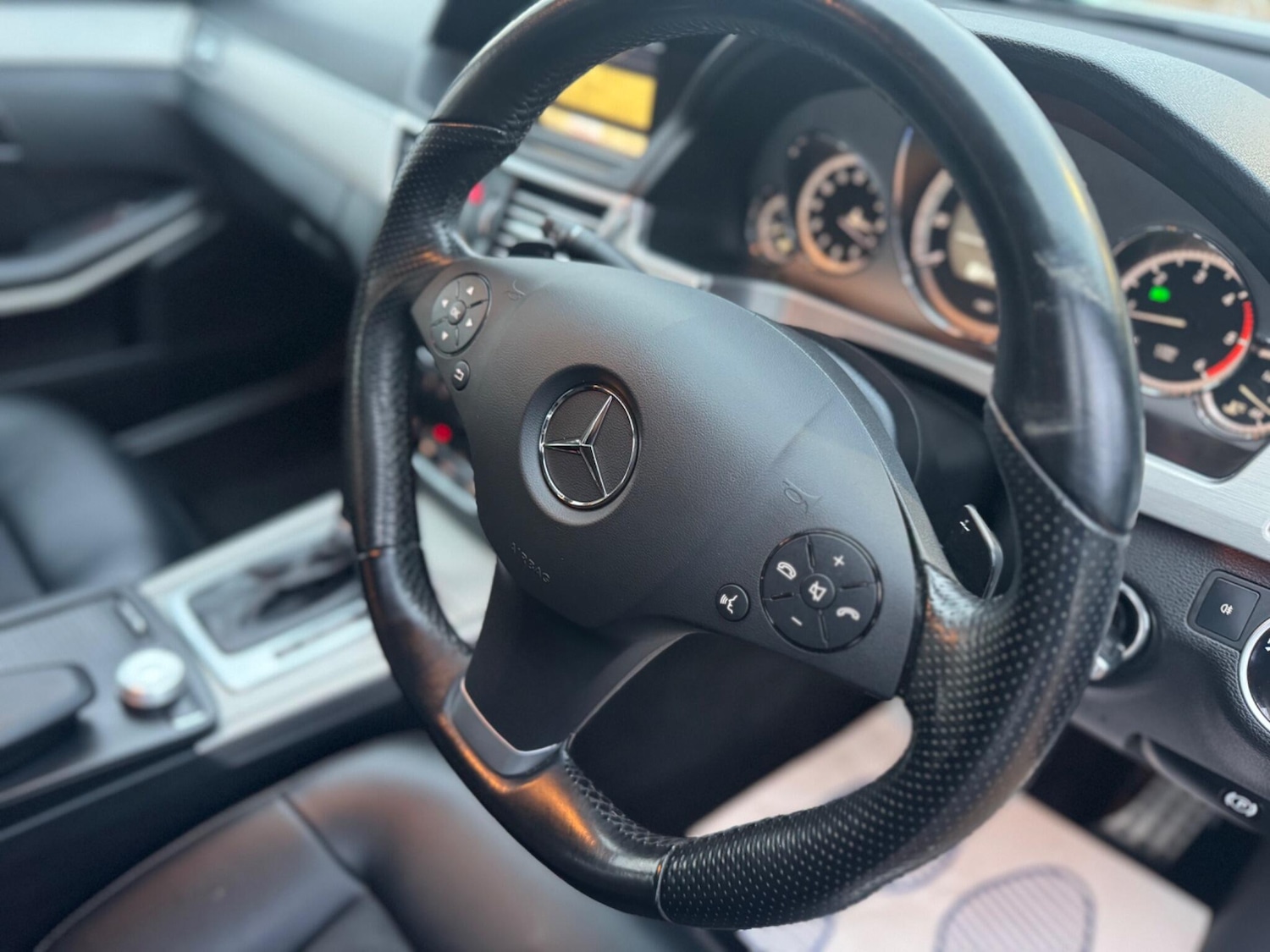 Used Mercedes-Benz E Class 2011 for sale - 77120725: Photo 19