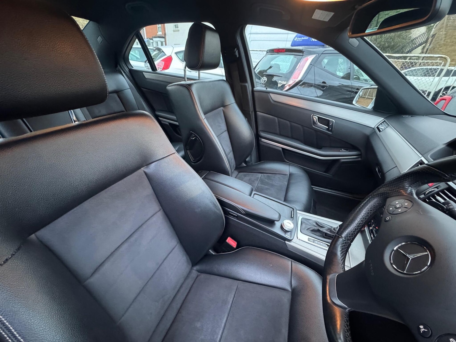 Used Mercedes-Benz E Class 2011 for sale - 77120725: Photo 23