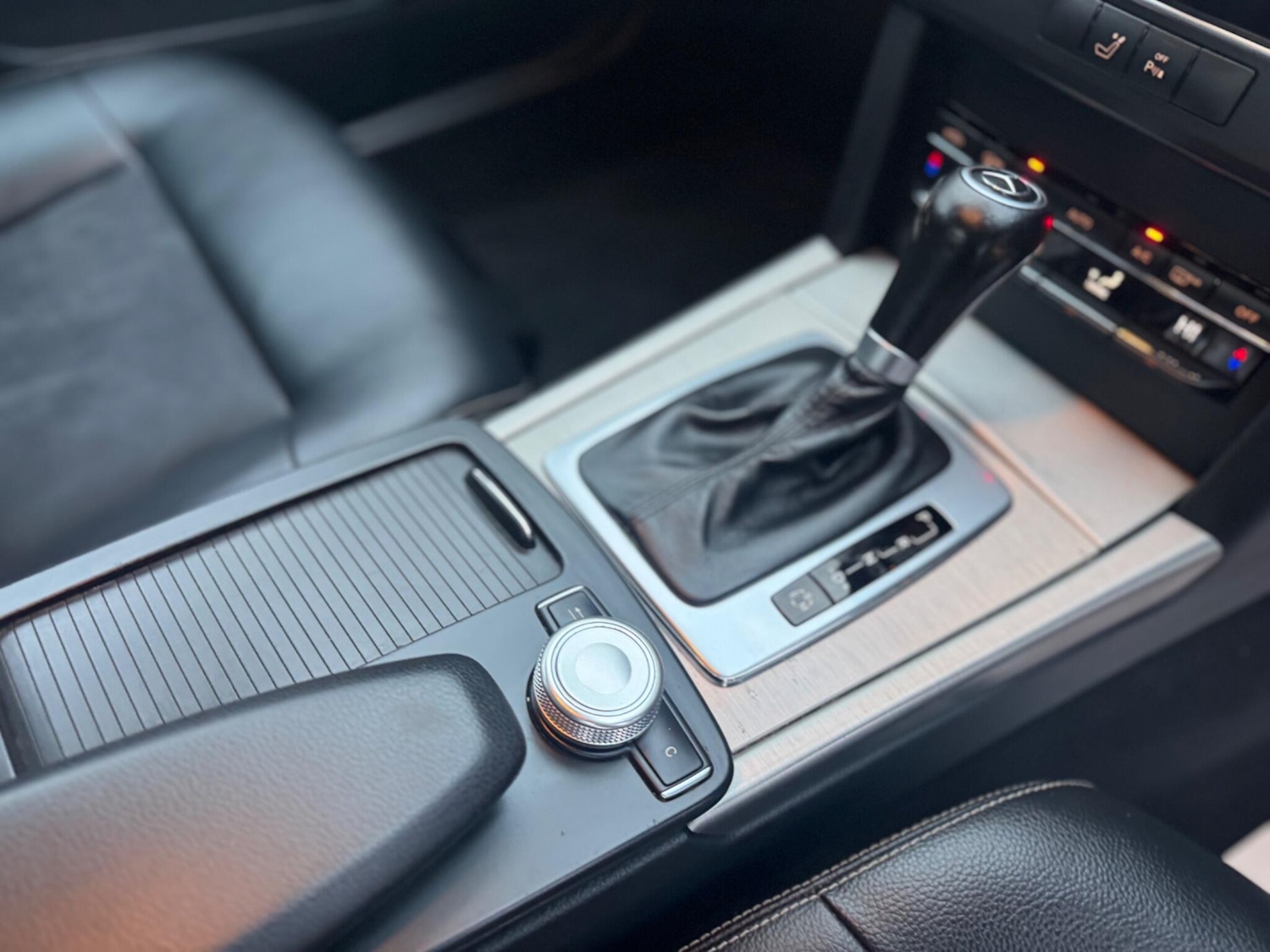 Used Mercedes-Benz E Class 2011 for sale - 77120725: Photo 24