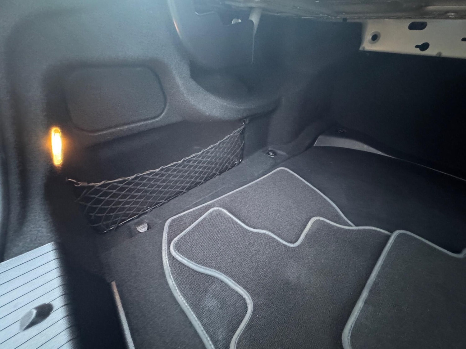 Used Mercedes-Benz E Class 2011 for sale - 77120725: Photo 31