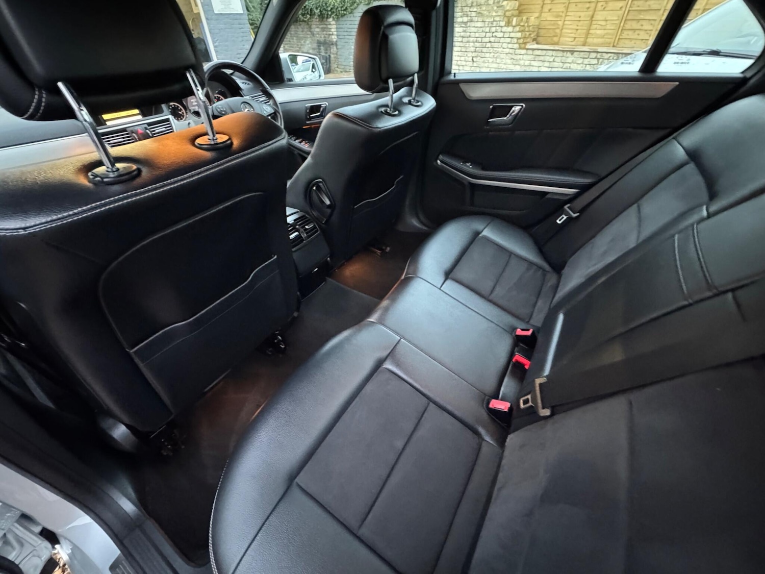 Used Mercedes-Benz E Class 2011 for sale - 77120725: Photo 34