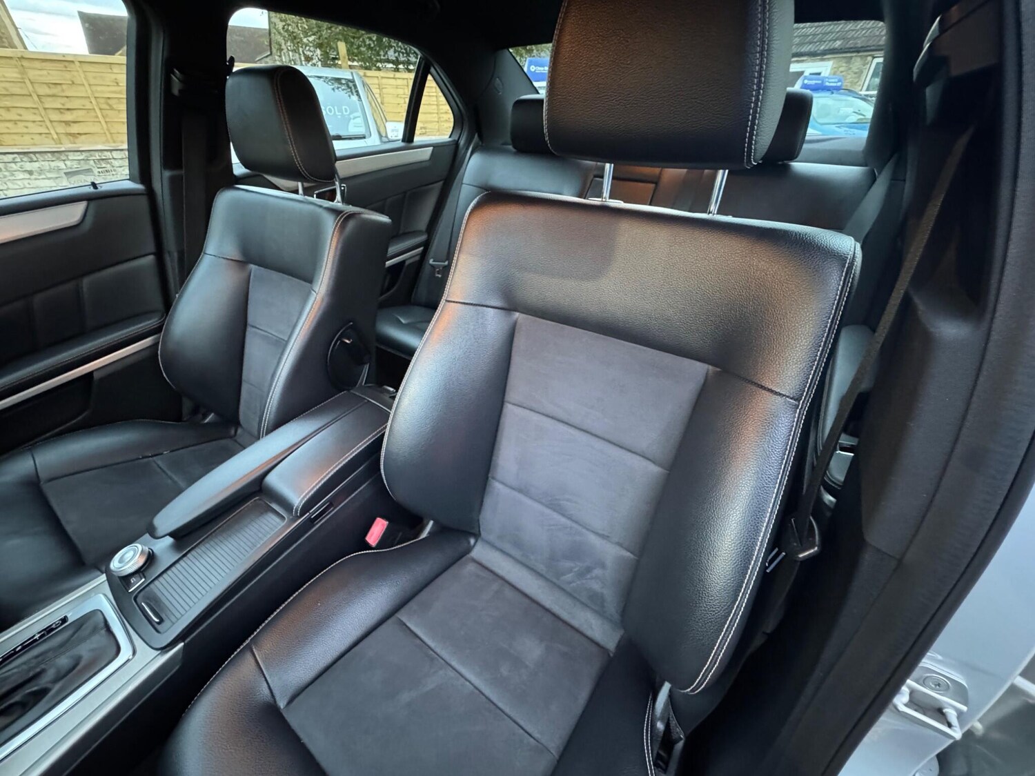 Used Mercedes-Benz E Class 2011 for sale - 77120725: Photo 41