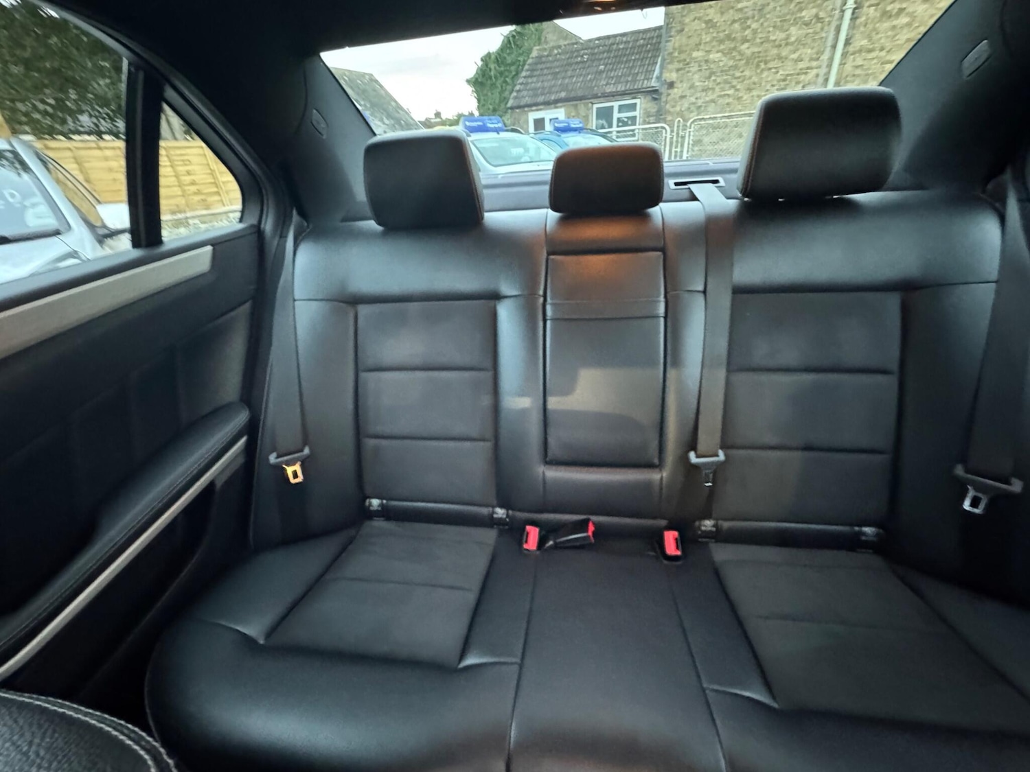 Used Mercedes-Benz E Class 2011 for sale - 77120725: Photo 45