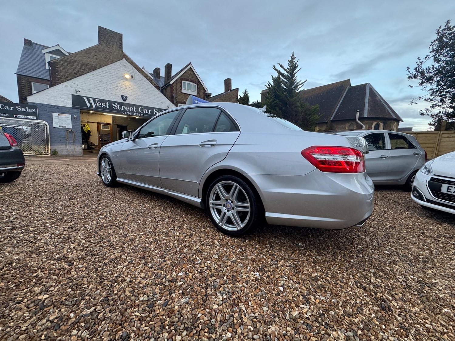 Used Mercedes-Benz E Class 2011 for sale - 77120725: Photo 9