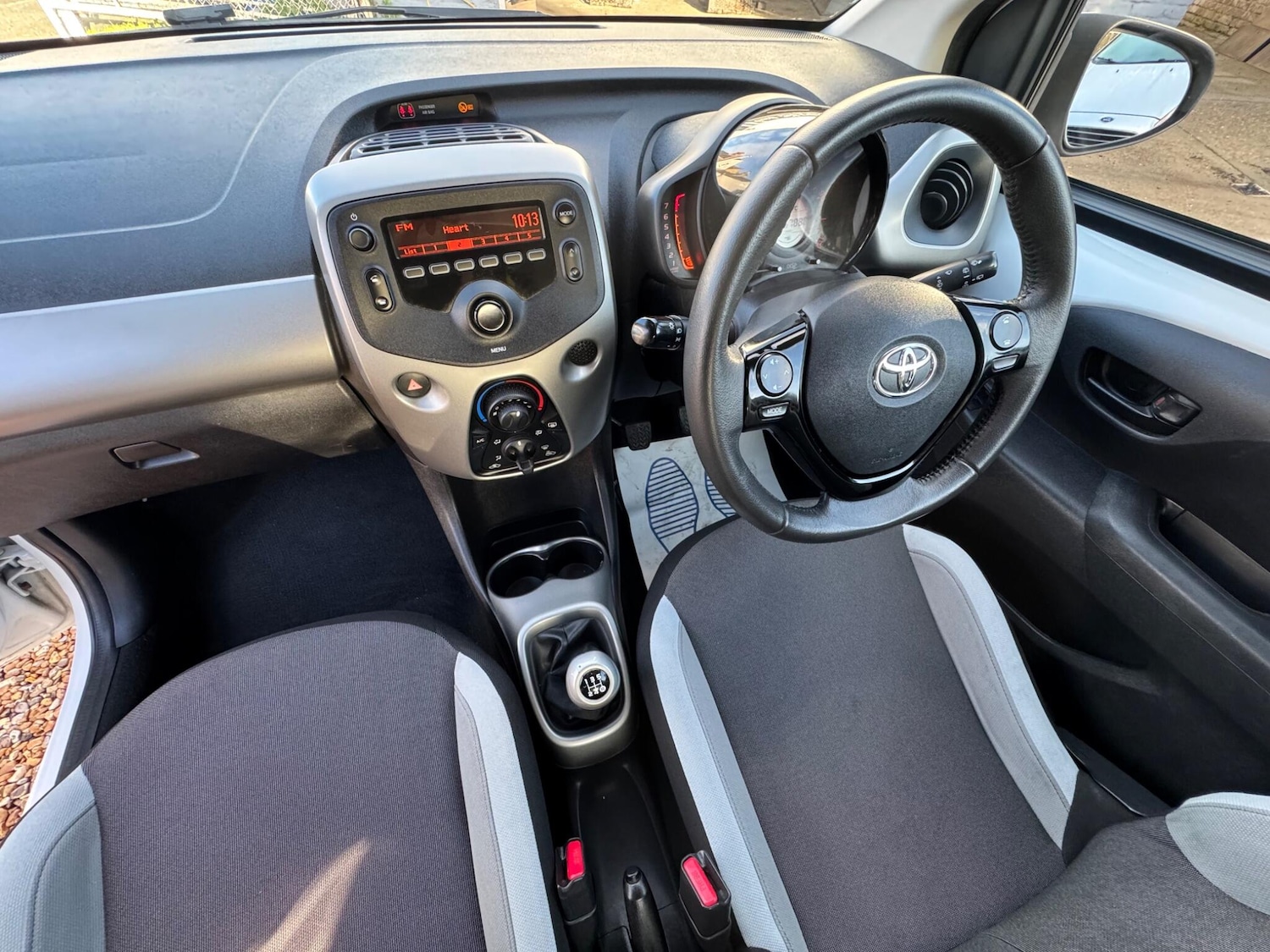 Used Toyota AYGO 2014 for sale - 76832352: Photo 14