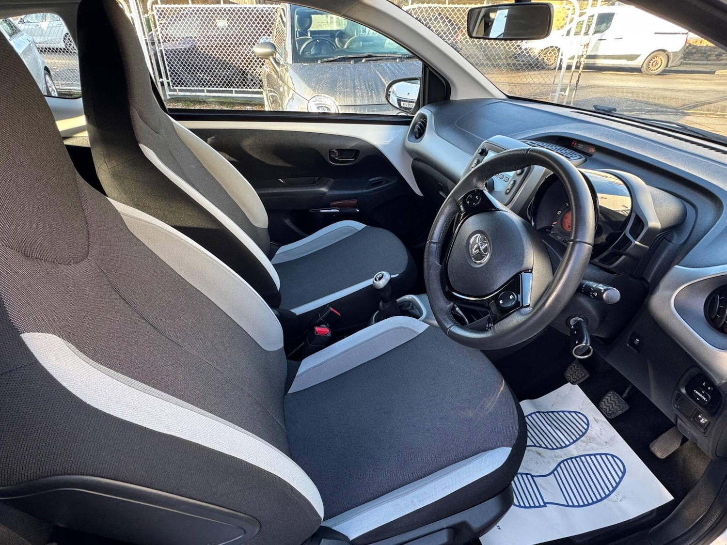 Used Toyota AYGO 2014 for sale - 76832352: Photo 15