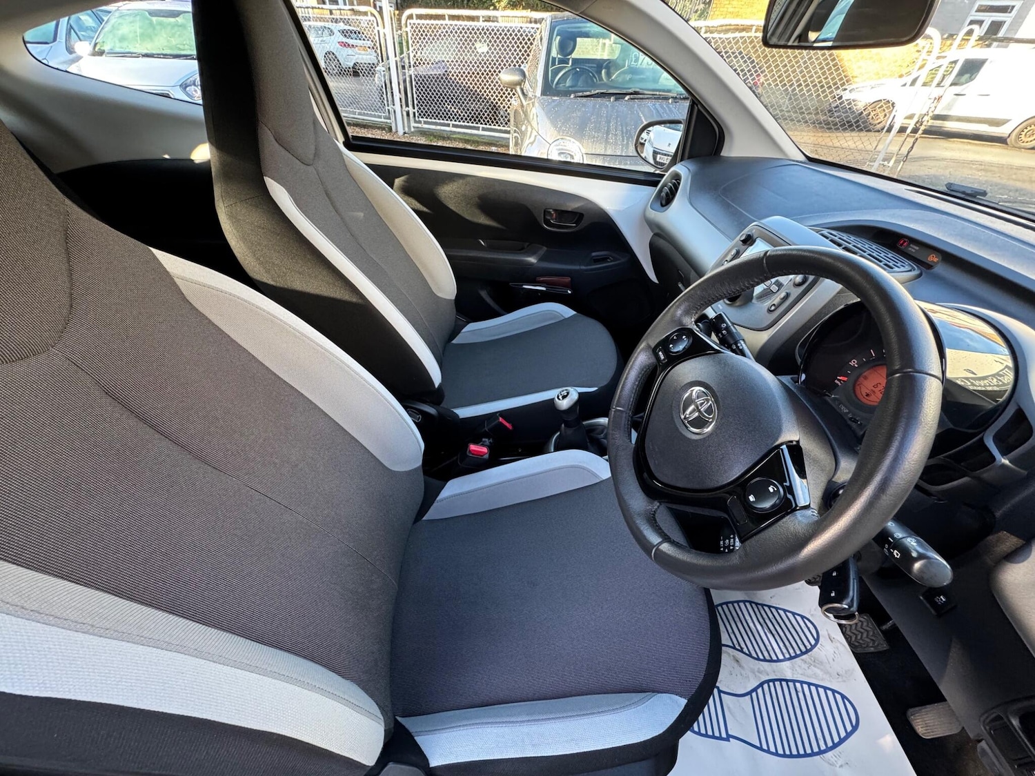 Used Toyota AYGO 2014 for sale - 76832352: Photo 16