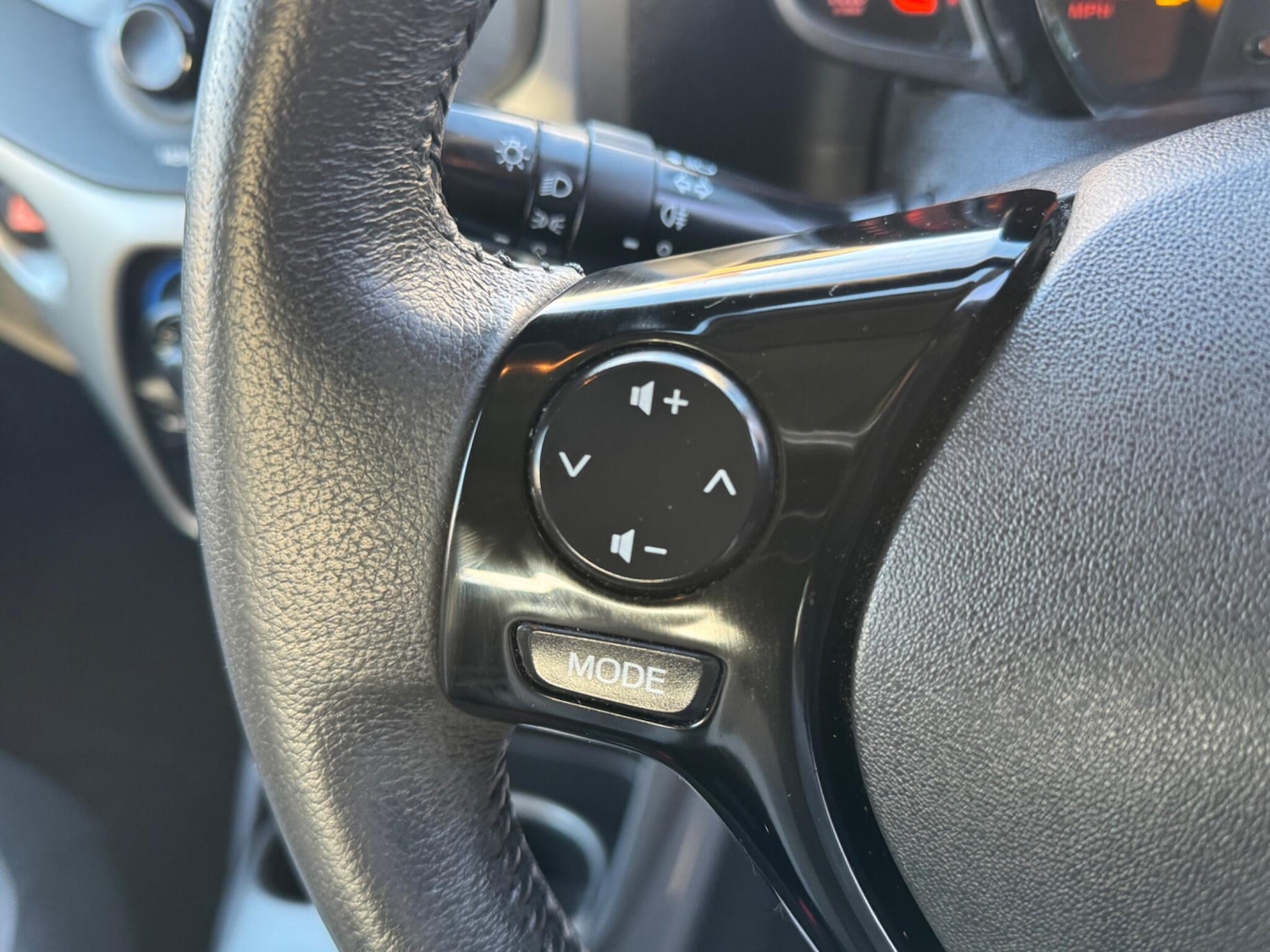 Used Toyota AYGO 2014 for sale - 76832352: Photo 24