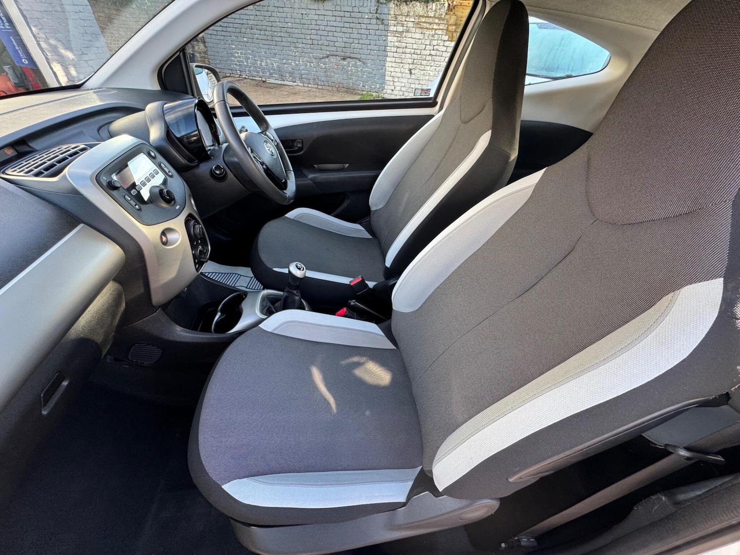 Used Toyota AYGO 2014 for sale - 76832352: Photo 32