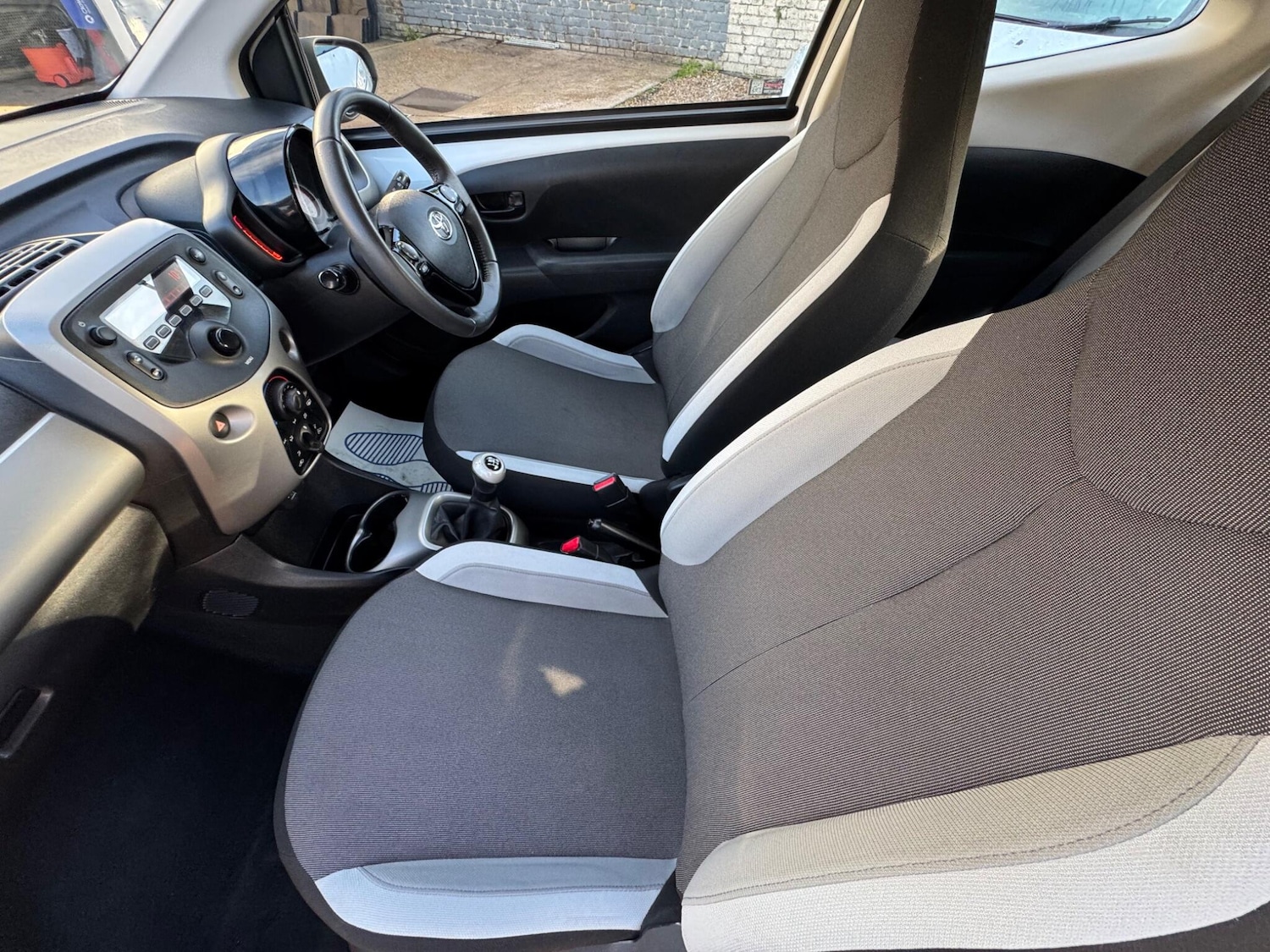 Used Toyota AYGO 2014 for sale - 76832352: Photo 33