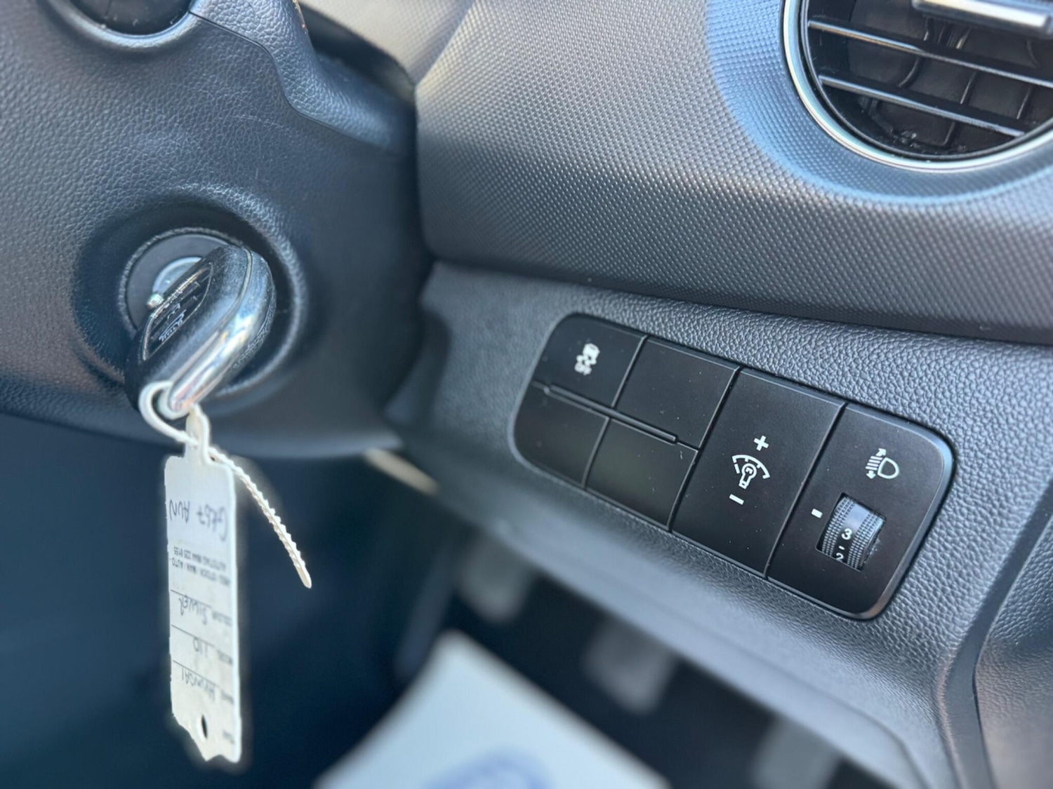 Used Hyundai i10 for sale - 77214803: Photo 22