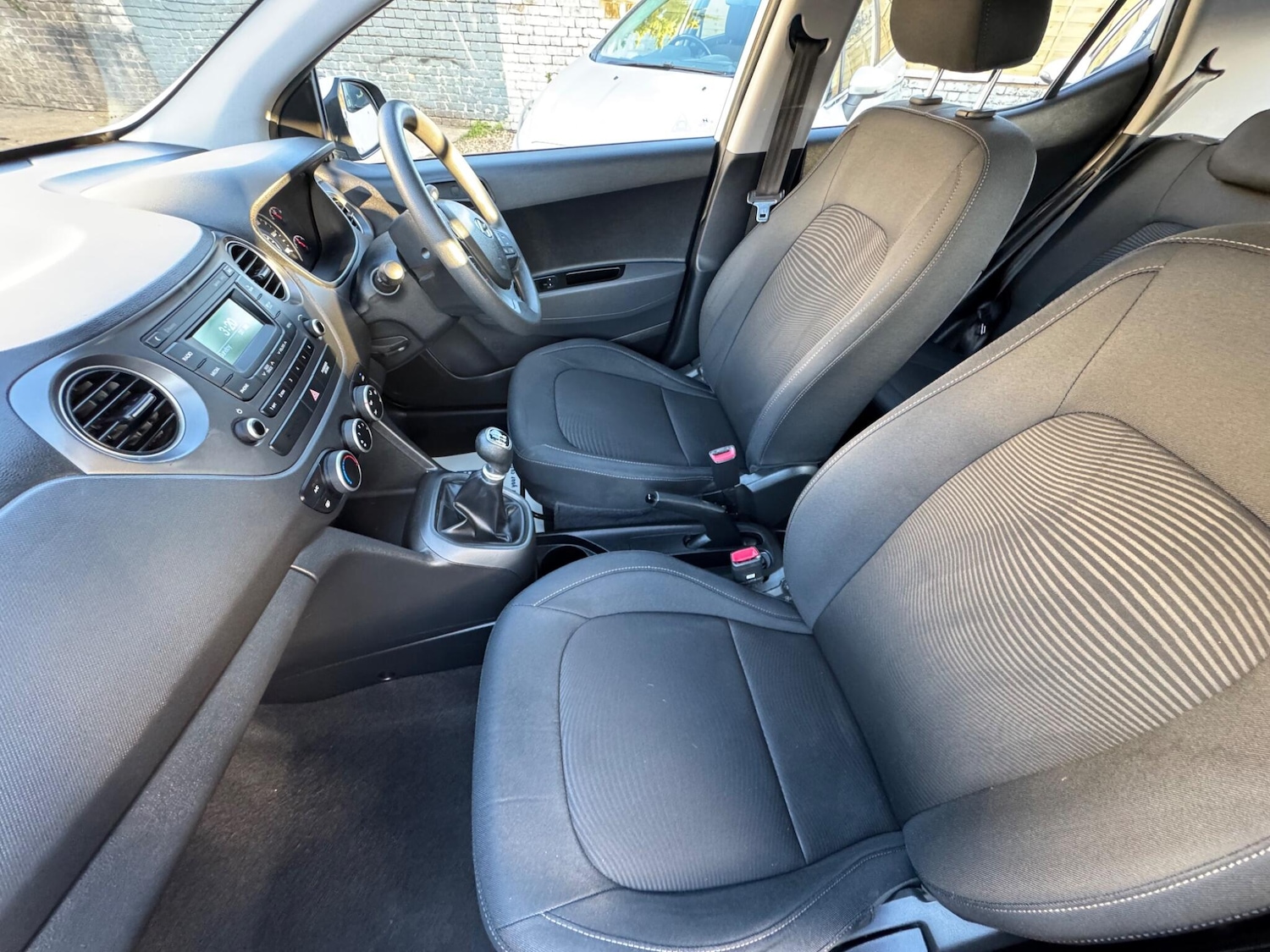 Used Hyundai i10 for sale - 77214803: Photo 28