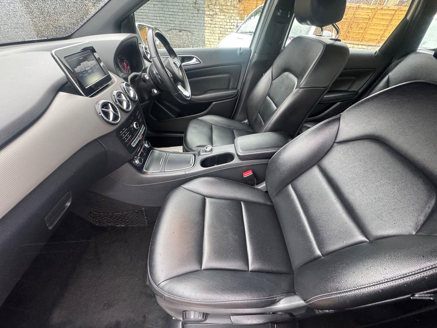 Used Mercedes-Benz B Class 2015 for sale - 77155677: Photo 30