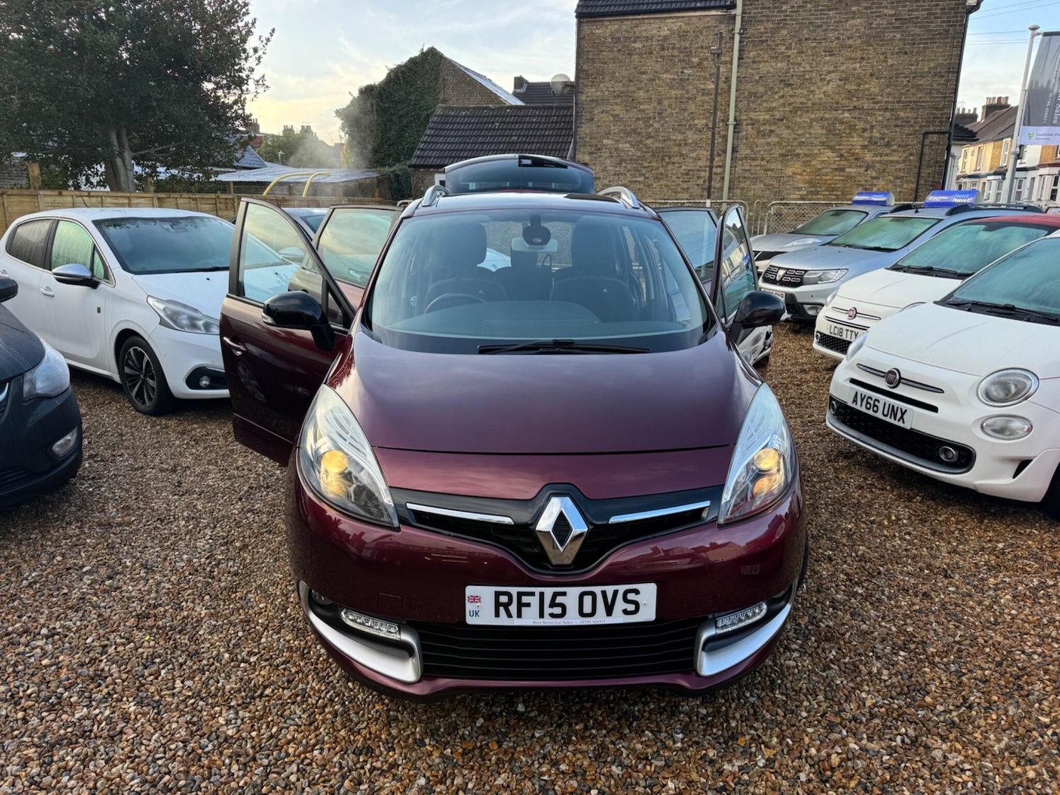 Used Renault Grand Scenic 2015 for sale - 77396199: Photo 3