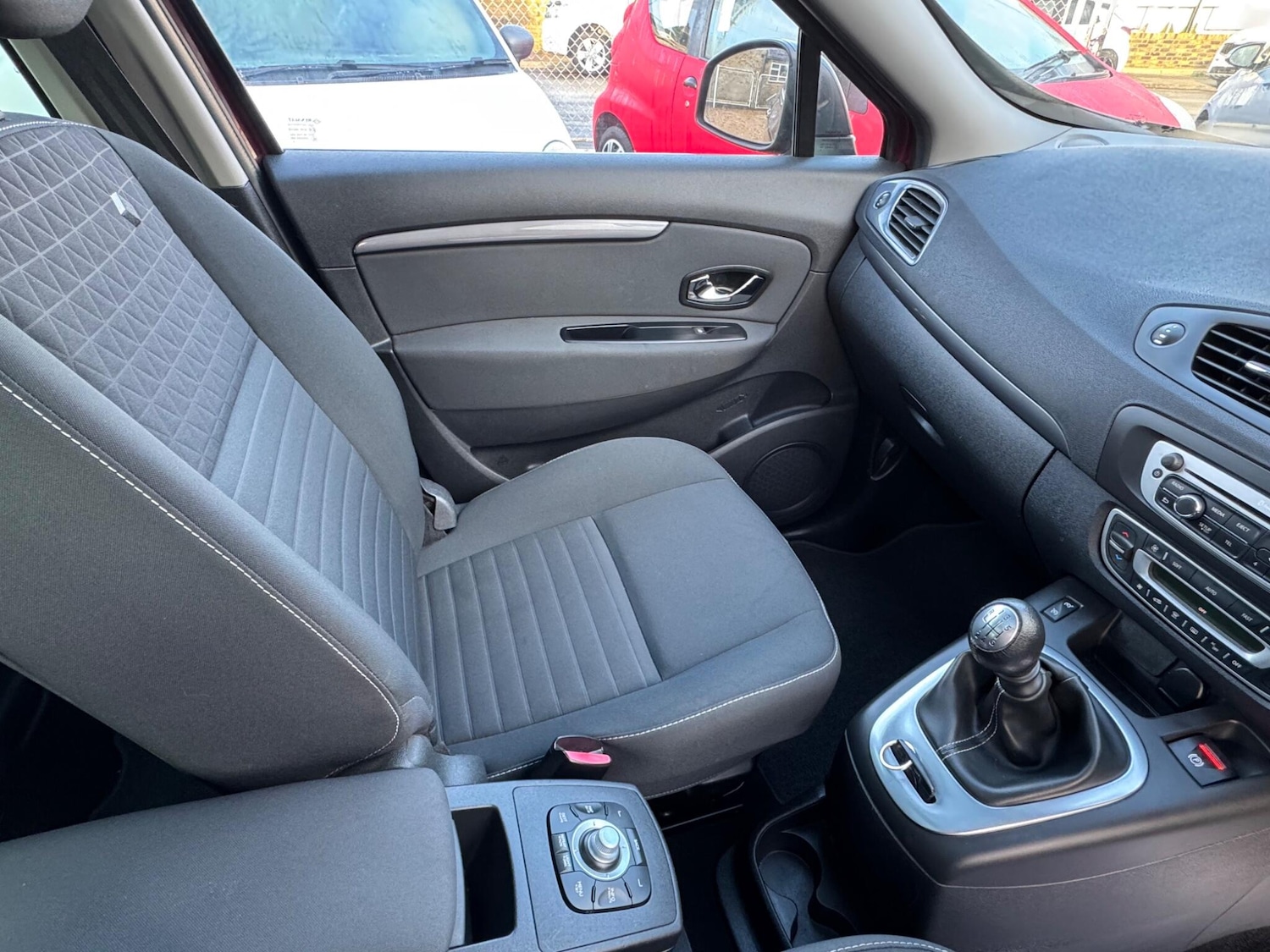 Used Renault Grand Scenic 2015 for sale - 77396199: Photo 40