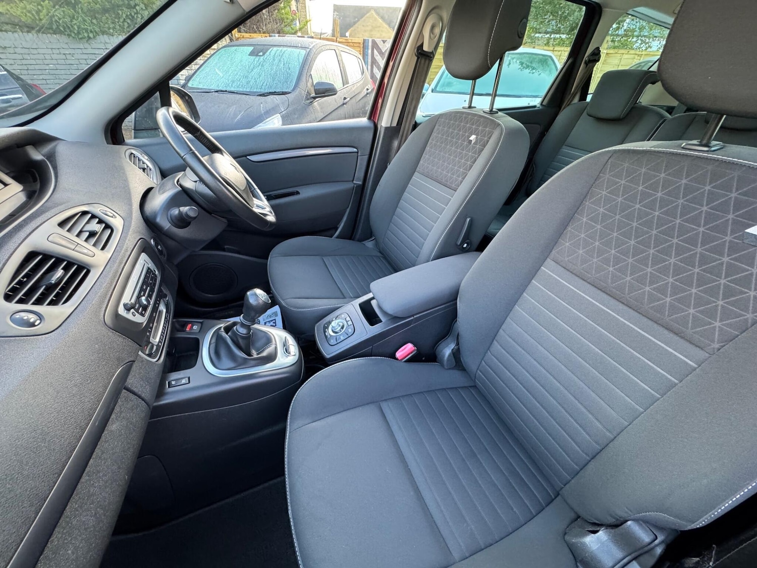 Used Renault Grand Scenic 2015 for sale - 77396199: Photo 41