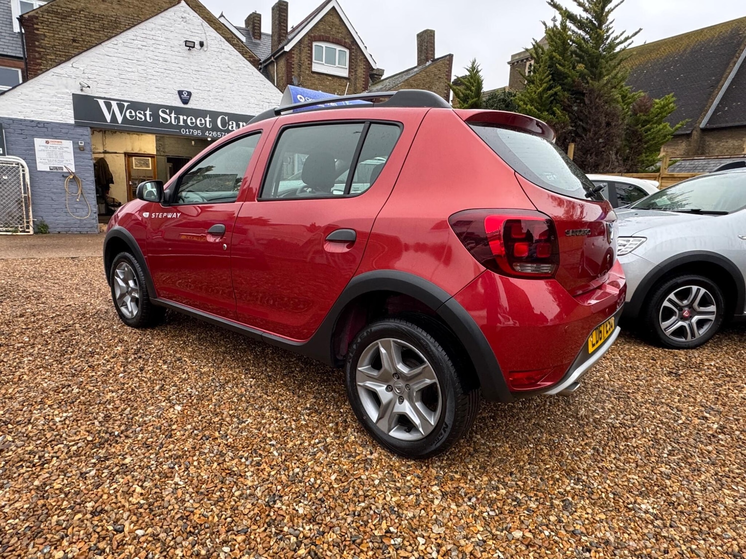 Used Dacia Sandero Stepway 2017 for sale - 77144464: Photo 2