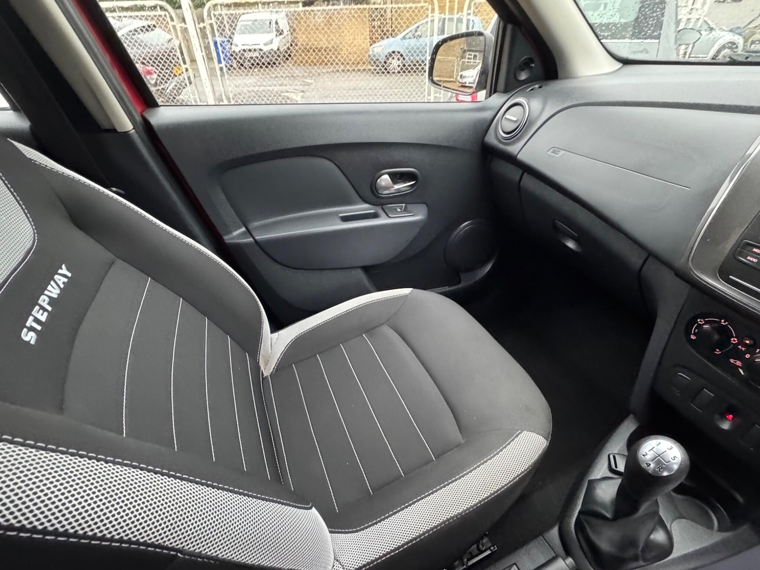 Used Dacia Sandero Stepway 2017 for sale - 77144464: Photo 25