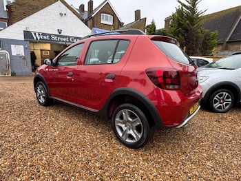Used Dacia Sandero Stepway 2017 for sale - 77144464: Photo