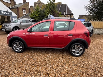 Used Dacia Sandero Stepway 2017 for sale - 77144464: Photo