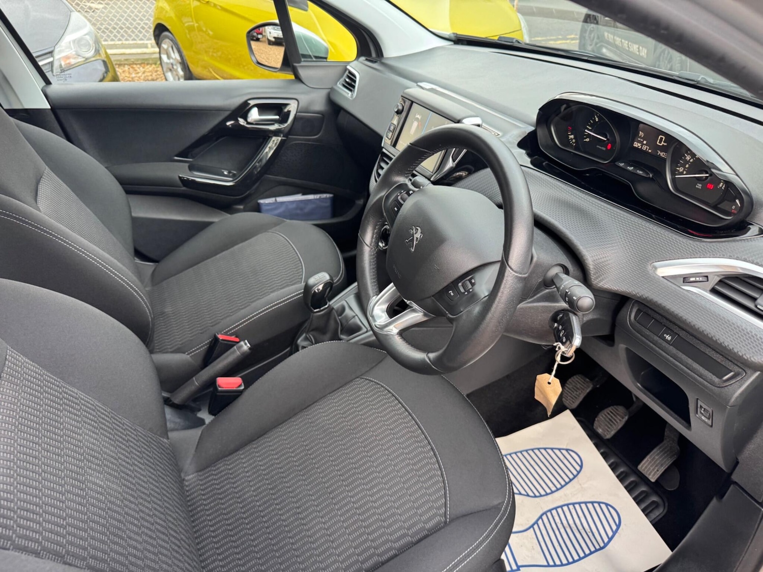 Used Peugeot 208 2018 for sale - 76991705: Photo 3
