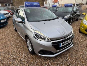 Used Peugeot 208 2018 for sale - 76991705: Photo