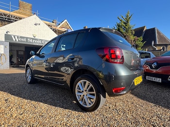 Used Dacia Sandero 2019 for sale - 76691161: Photo