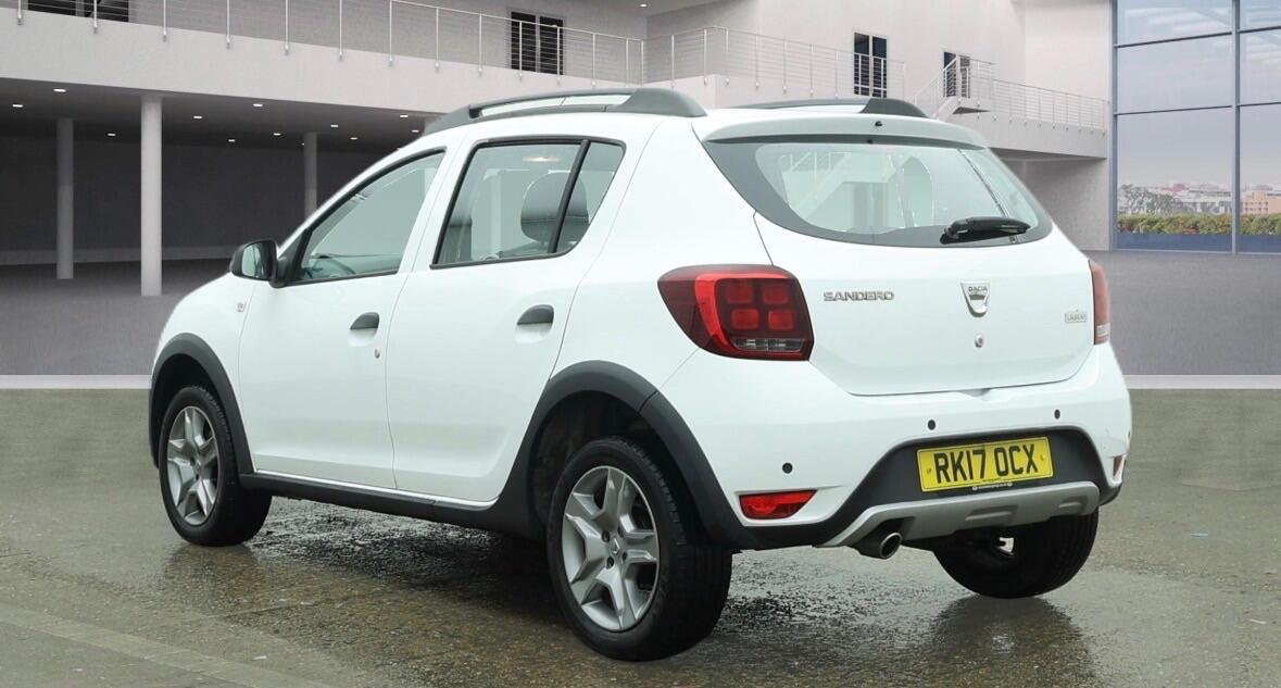 Used Dacia Sandero Stepway 2017 for sale - 77377707: Photo 2