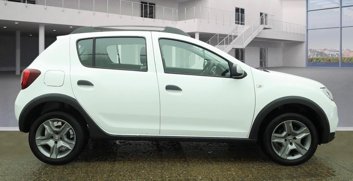 Used Dacia Sandero Stepway 2017 for sale - 77377707: Photo 3